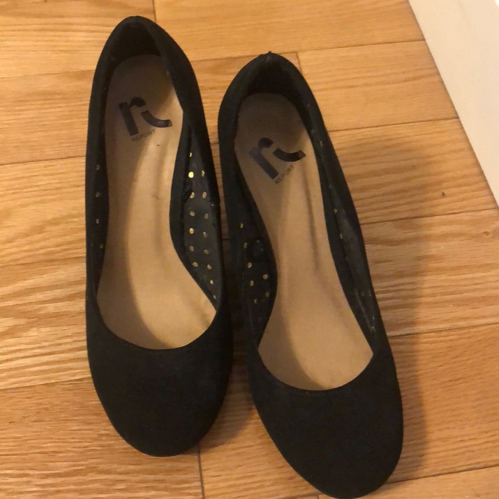 Black wedges